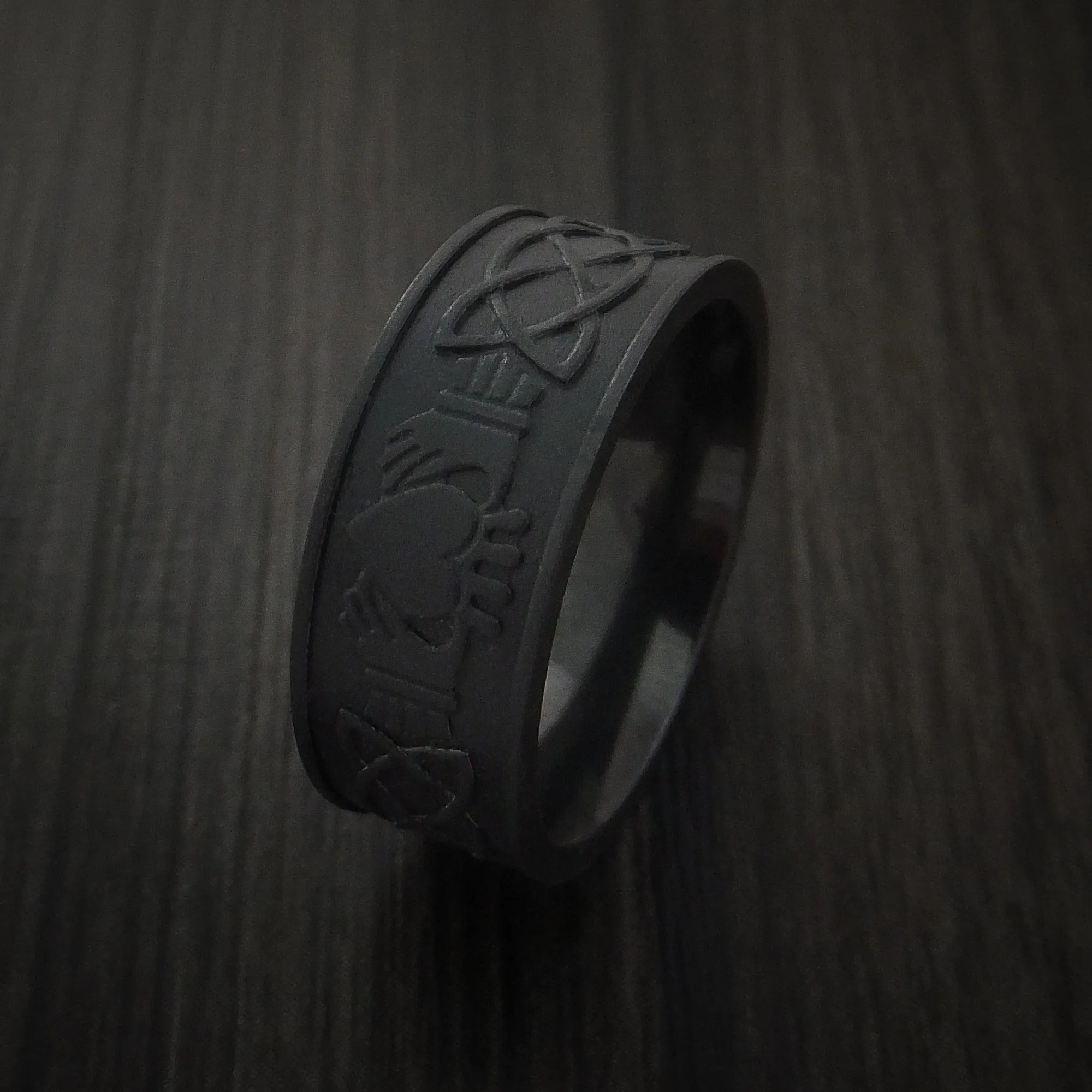 Black Zirconium Celtic Irish Claddagh Men's Ring Hands Clasping Heart Band Carved