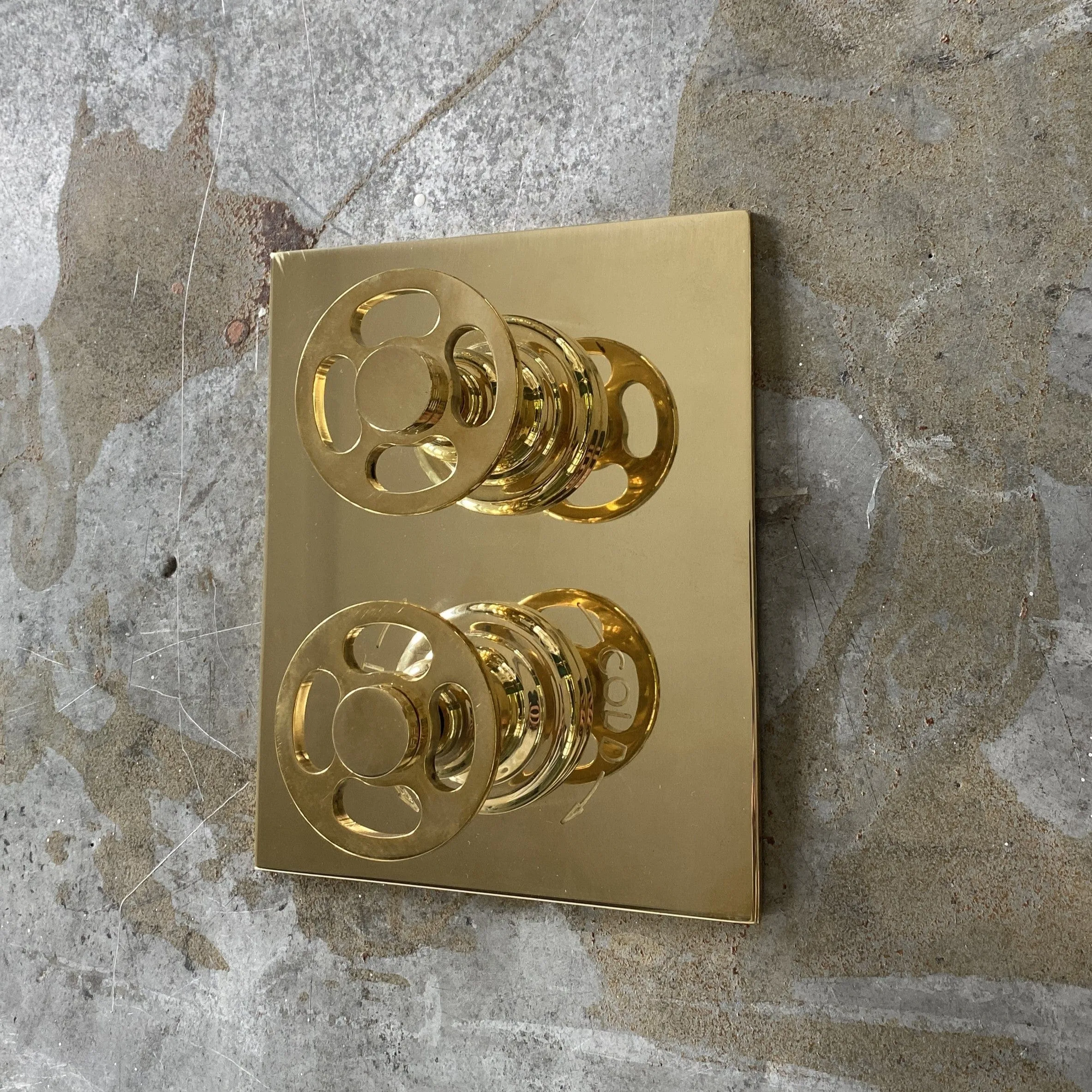 BTS52 Wall mounted Concealed thermostatic shower Bell Showerhead