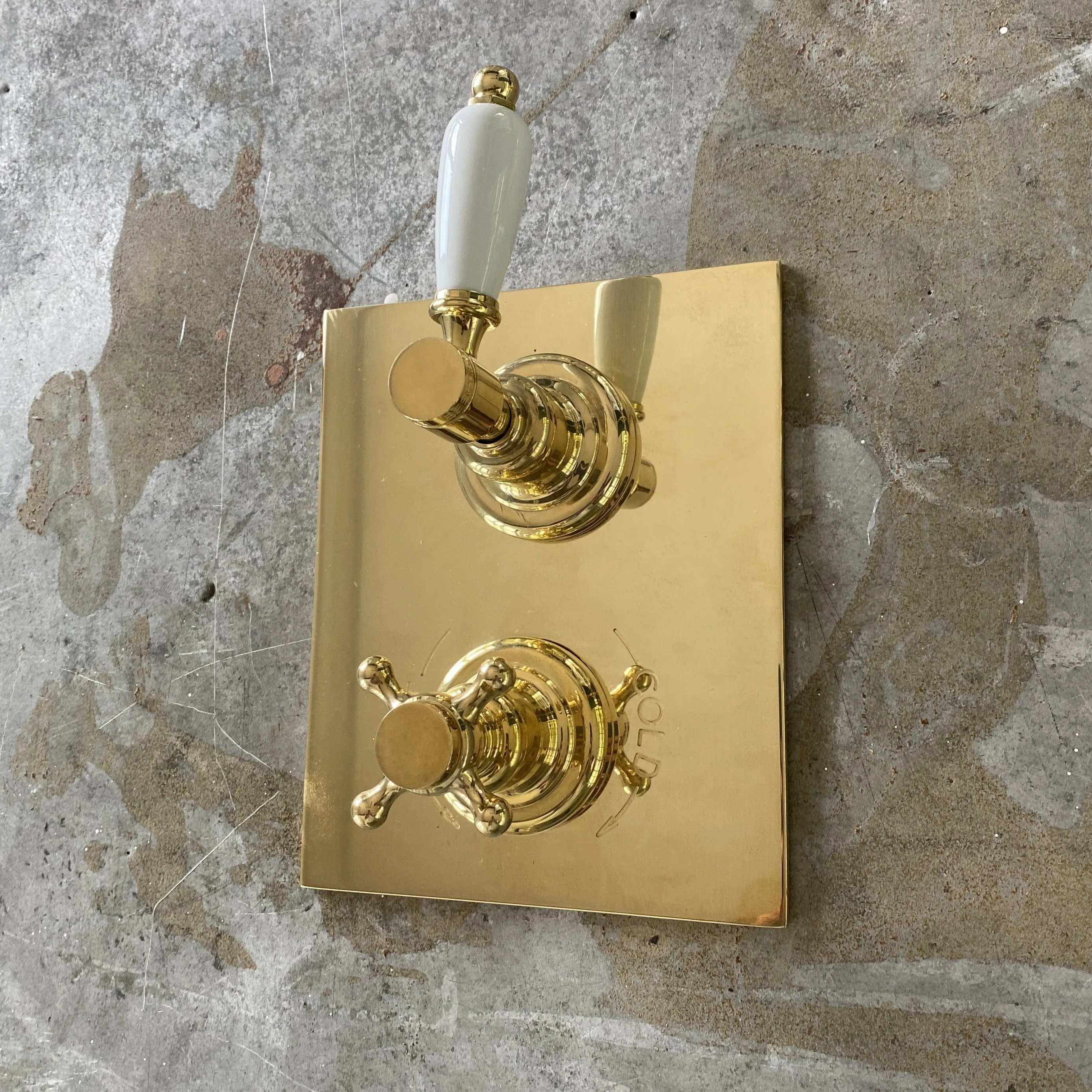 BTS52 Wall mounted Concealed thermostatic shower Bell Showerhead