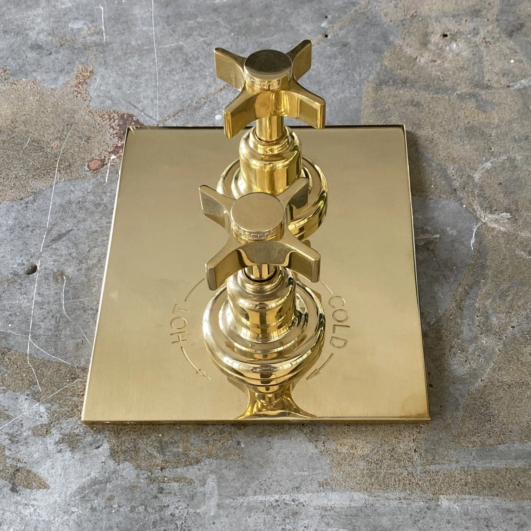 BTS52 Wall mounted Concealed thermostatic shower Bell Showerhead