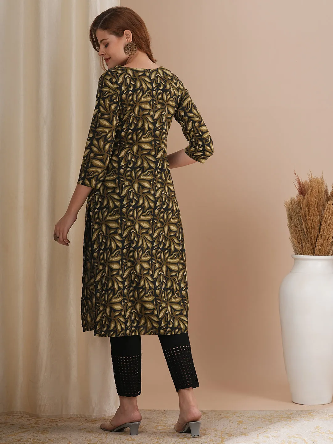Ethnic Floral Printed & Kantha Embroidered Straight Fit Kurta - Black