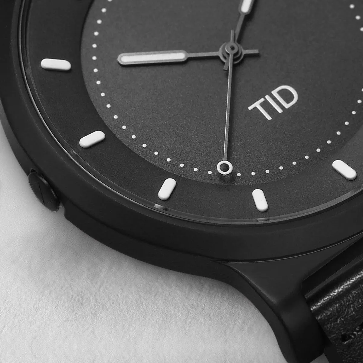 TID No.4 Watch for Men / 40mm Gun Metal Dial / Gun Metal Strap