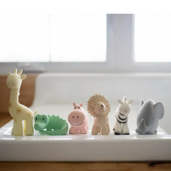 Tikiri Rubber Teether - Giraffe